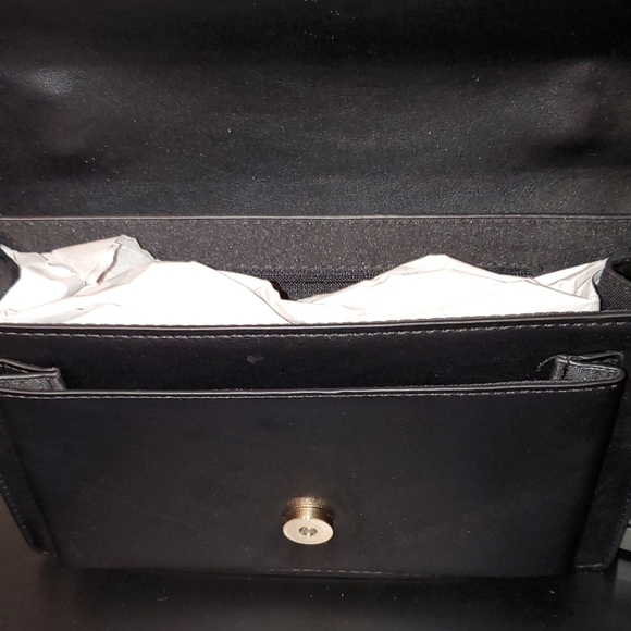 Nico & Olive black crossbody purse - Picture 3 of 3